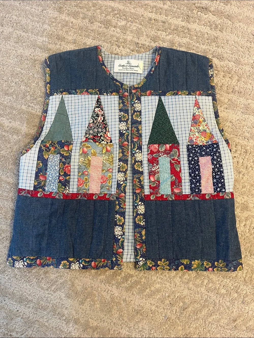 Vintage Suttles and Seawinds Quilted Denim Vest with Colorful House Motif M-L - Picture 1 of 13